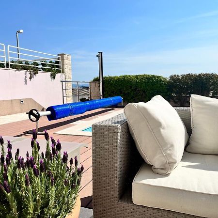 Blue Apartment With Shared Pool Split Luaran gambar