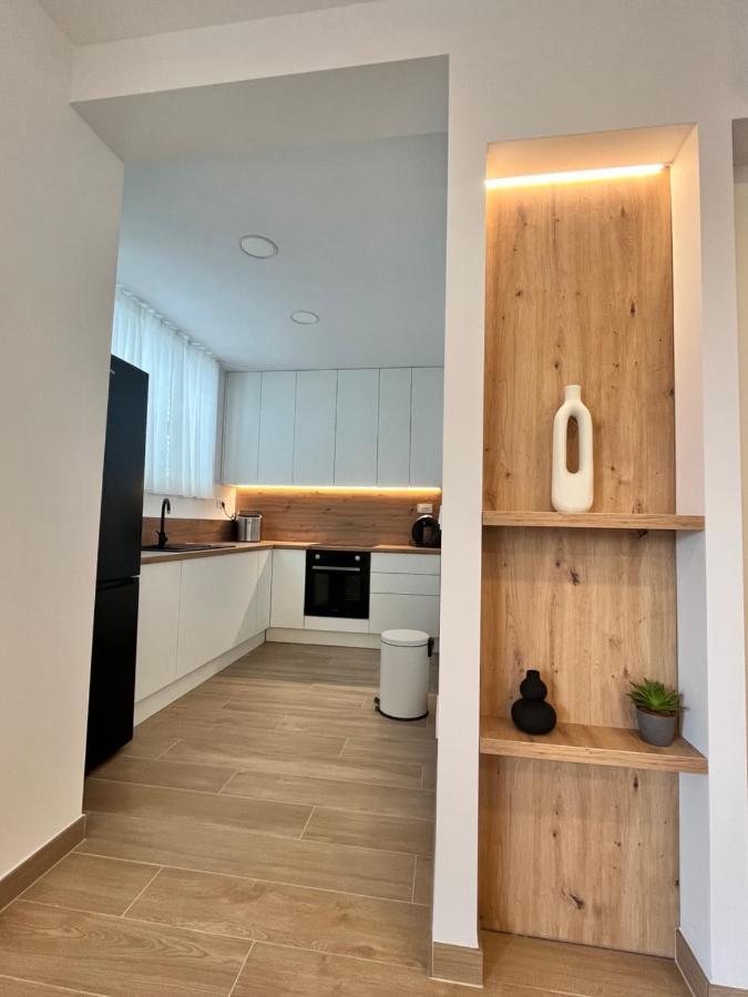 Blue Apartment With Shared Pool Split Luaran gambar