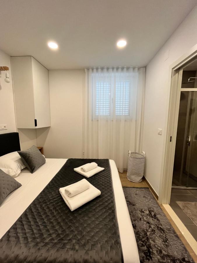 Blue Apartment With Shared Pool Split Luaran gambar