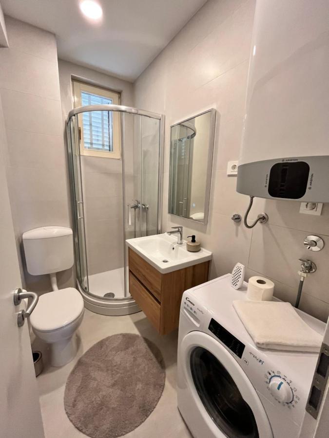 Blue Apartment With Shared Pool Split Luaran gambar